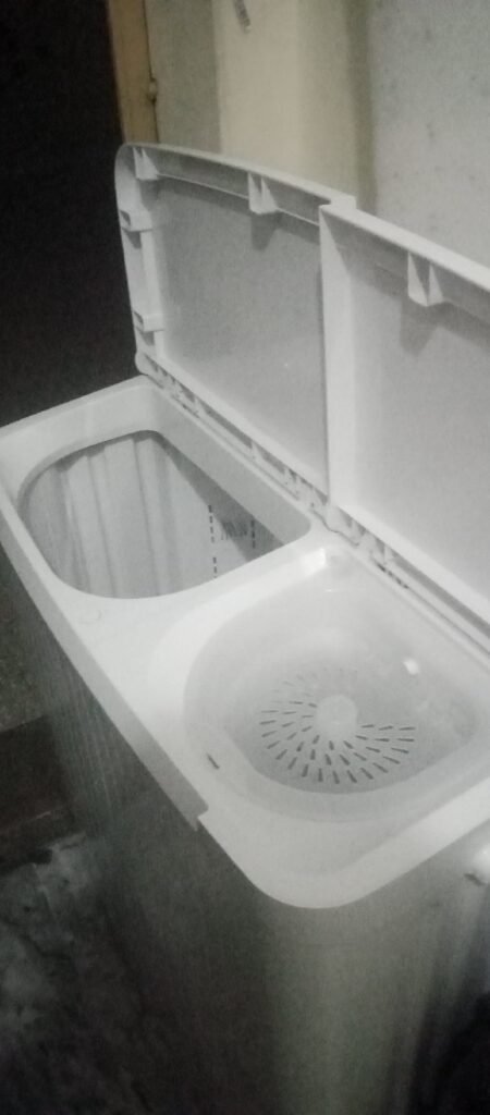 Twin tub Washing machine and dryer ( Dawlance) - Washing Machines & Dryers for sale in Satellite Town, Rawalpindi - photo 5