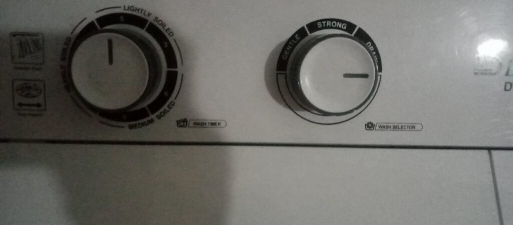 Twin tub Washing machine and dryer ( Dawlance) - Washing Machines & Dryers for sale in Satellite Town, Rawalpindi - photo 4