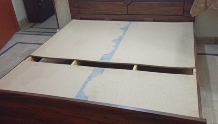 King Size Bed (25k) , Dressing Table (12...