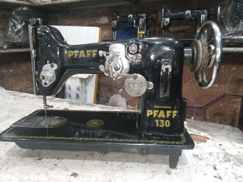 embroidery machine - photo 2