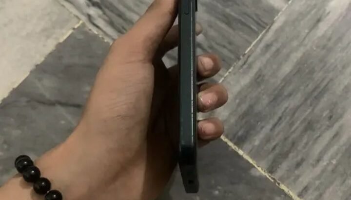 vivo y 21d condition 10/10 complete box 6/128 location havelian abad