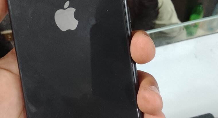 i phone xr 64gb back damage all ok