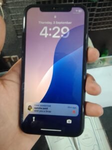 i phone xr 64gb back damage all ok