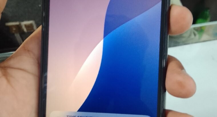 i phone xr 64gb back damage all ok
