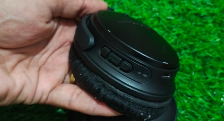 Bose headphones Bluetooth wireless QC35||