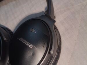 Bose headphones Bluetooth wireless QC35||