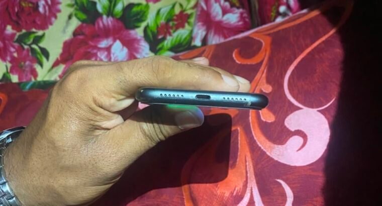 iPhone 11 JV 128GB For Sale Storage: 128GB Battery Health: 95%