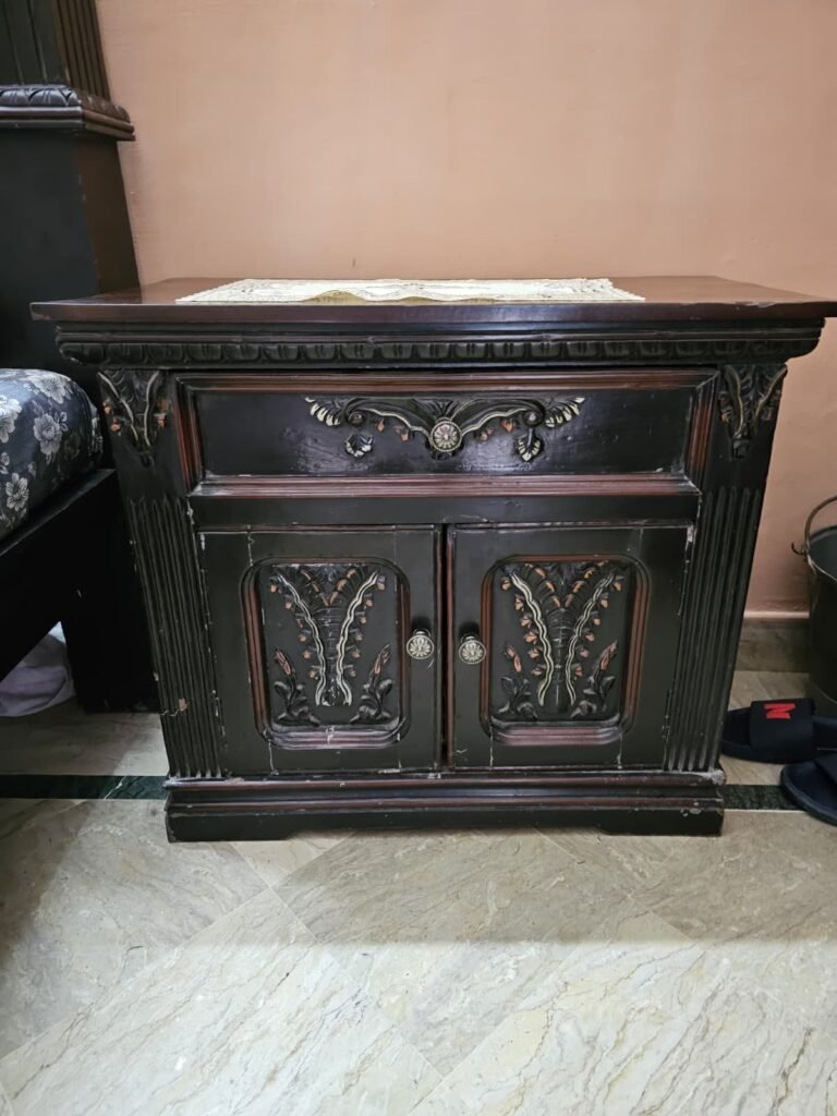 original Chanyoti Bed with side tables and dressing table without mattress - photo 5