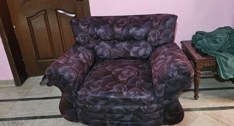 3,2,1 Sofa set for sale