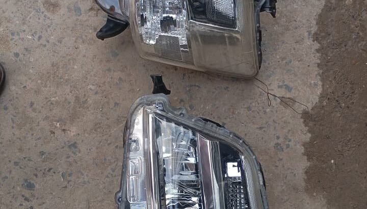 suzuki Every Japanese کے تمام ماڈلز کے Body Parts دستیاب ہیں۔ Bumper,