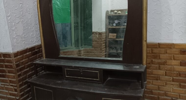 Dressing table