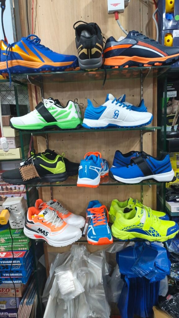 SHOES CRICKET