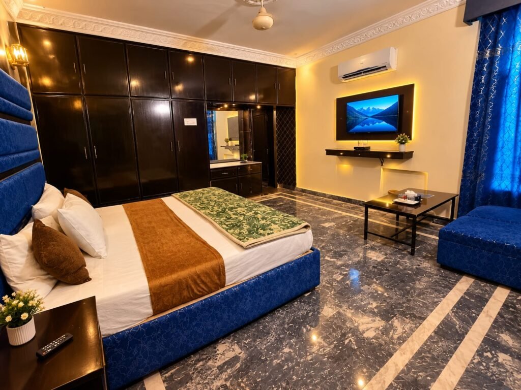 Cheapest, Beautiful family Rooms for Rent in Royal grand hotel - photo 4