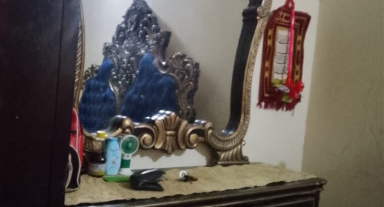 Bed set sale urgent base bed set side table and dressing table