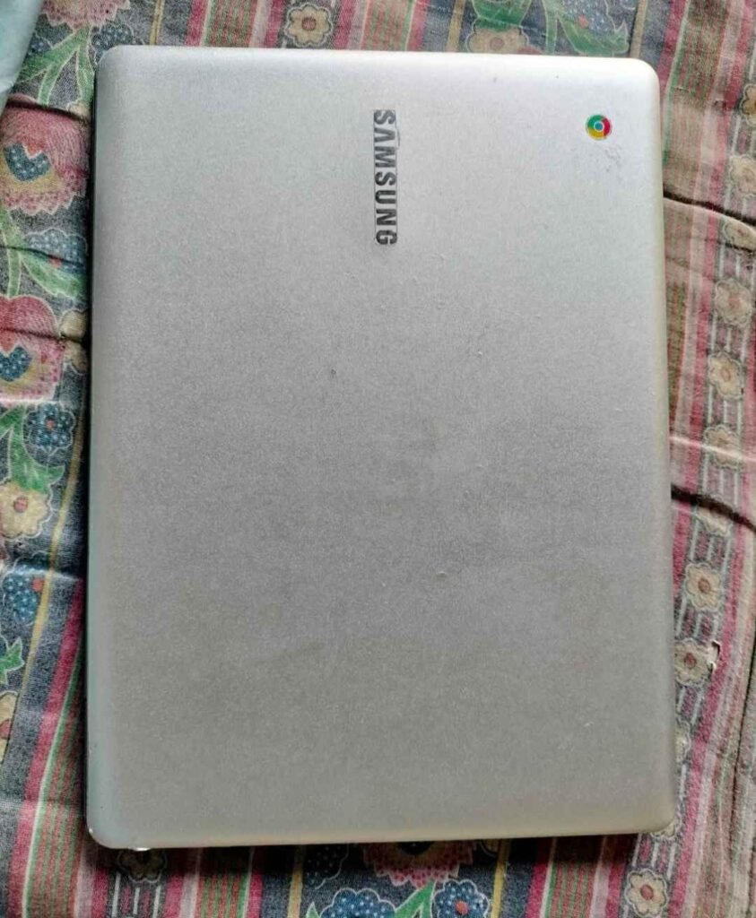 Samsung Chromebook 4gb ram 16gb storage for sale - photo 4