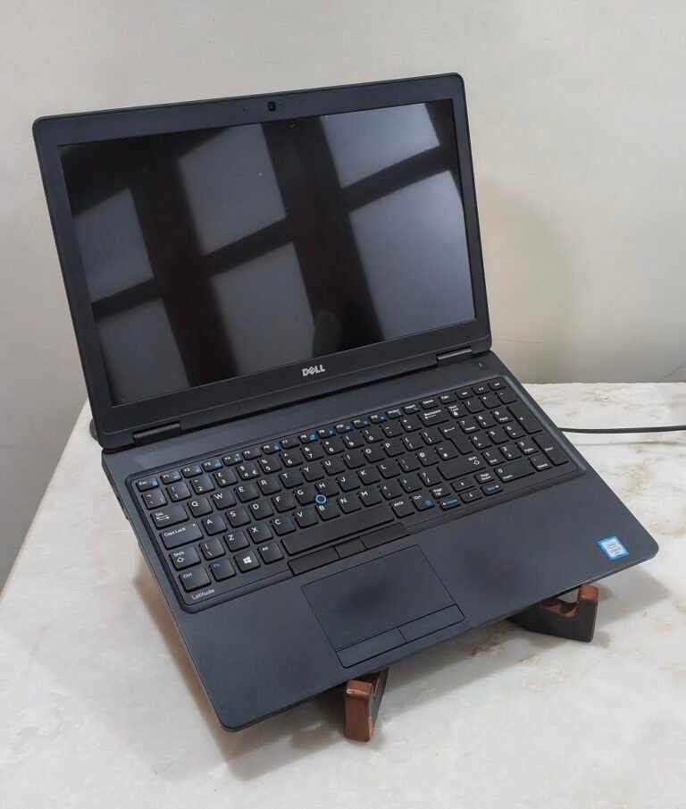 Touch Laptop Dell Latitude 5580, Core i5 6th Gen HQ processor, 8/256GB