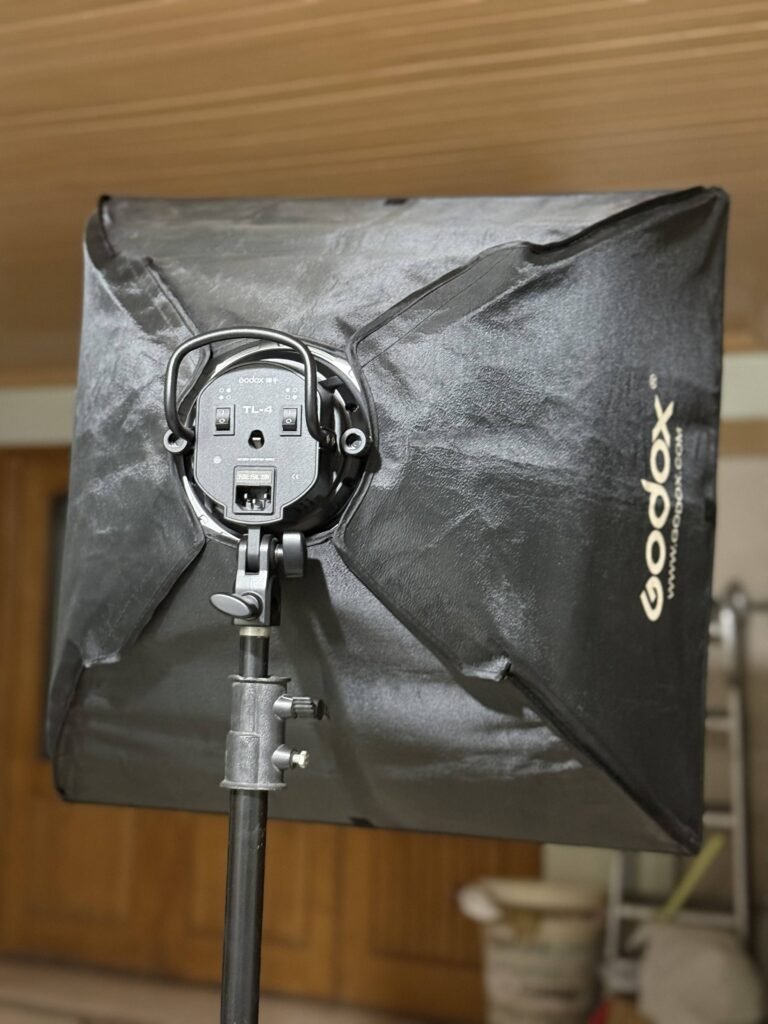 Godox TL-4 Tricolor 2-Light Studio Kit with Softboxes & Stands - photo 18