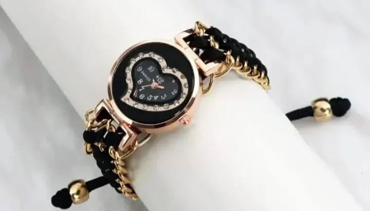 Heart Shaped Stylish Women’s Bracelet Watch