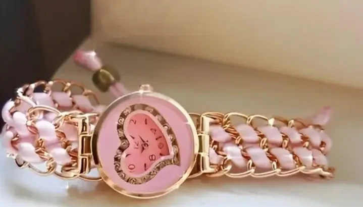Heart Shaped Stylish Women’s Bracelet Watch
