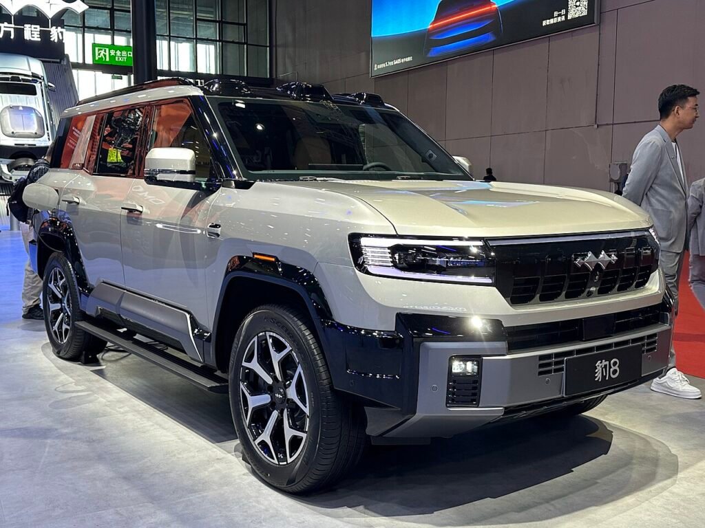 Denza B8 (Fangchengbao Bao 8 in China)