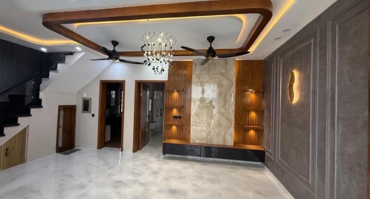 5 marla house for sale in bahria town prime location.