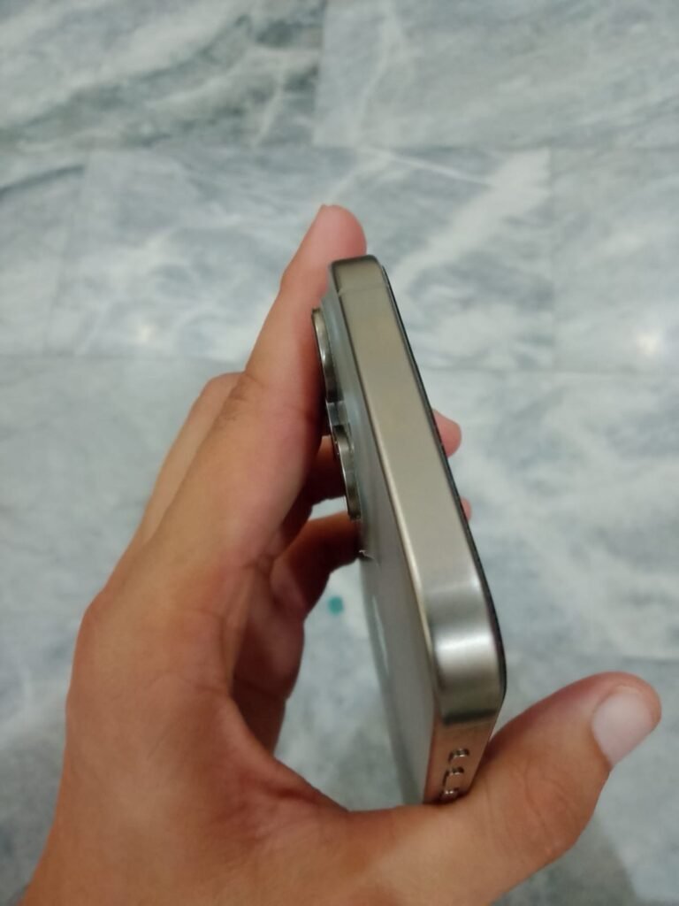 iPhone 15 pro max nonpta but sim working due to some glitch - photo 5