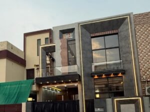 5 marla house for sale in bahria town prime location.
