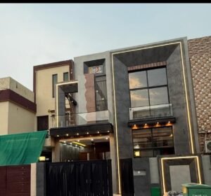 5 marla house for sale in bahria town prime location.
