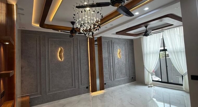 5 marla house for sale in bahria town prime location.