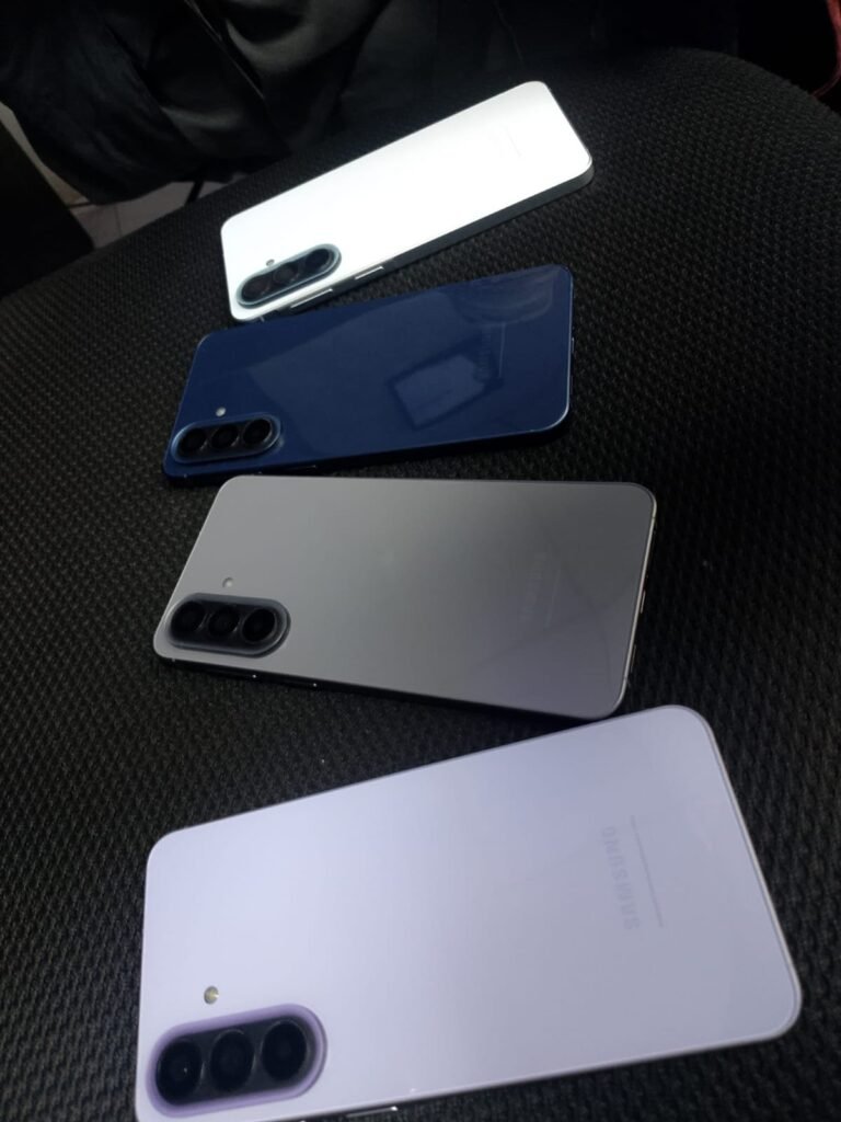 Samsungs galaxy A57 5G 8/256 box pack non active