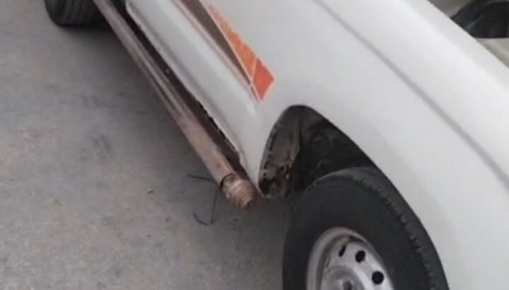 Toyota hilux model 2000 color whit kpk nmbr doable Saman ka sath door