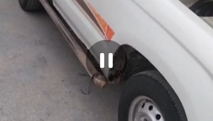 Toyota hilux model 2000 color whit kpk nmbr doable Saman ka sath door
