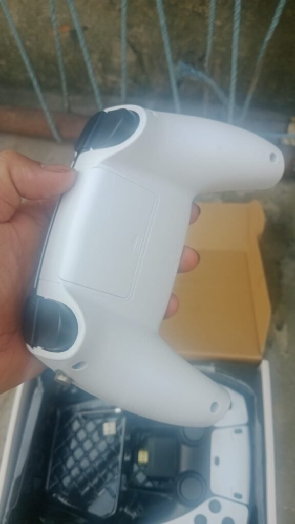 2.4G game controller 2 piece for sale with 4k ultra game stick - Games & Entertainment in Sanda, Lahore - photo 3