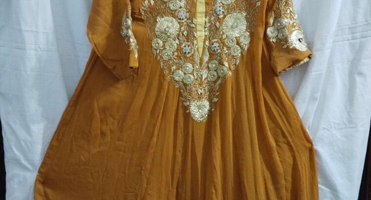 gotta work frock with good condition, can b used with two style