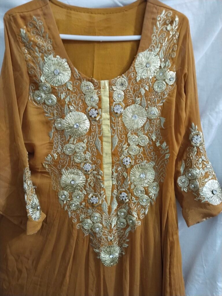 gotta work frock with good condition, can b used with two style - photo 2