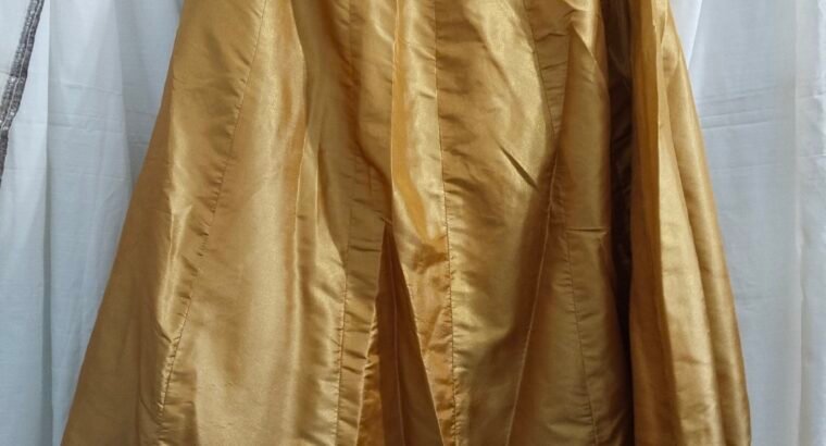 gotta work frock with good condition, can b used with two style