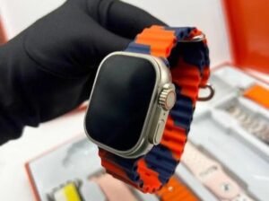 SMARTWATCH WITH 6 INTERCHANGEABLE STRAPS