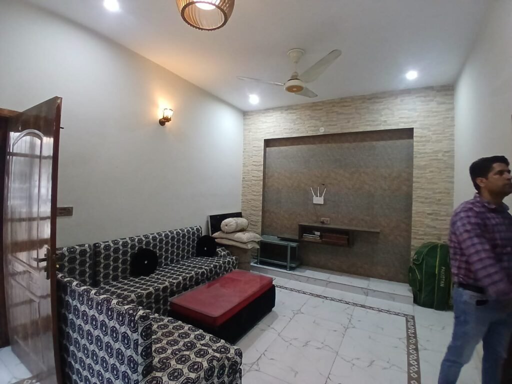 10 Marla ground floor use House - photo 3