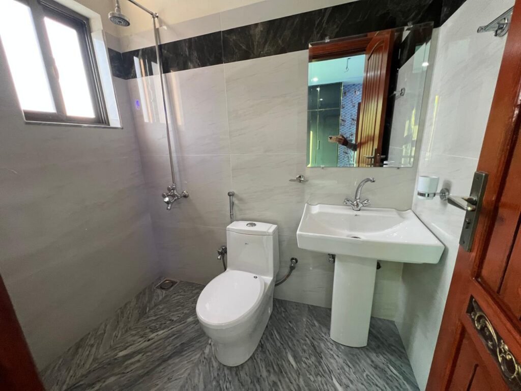 5.25 marla house for sale - Townhouses in Lahore - photo 7