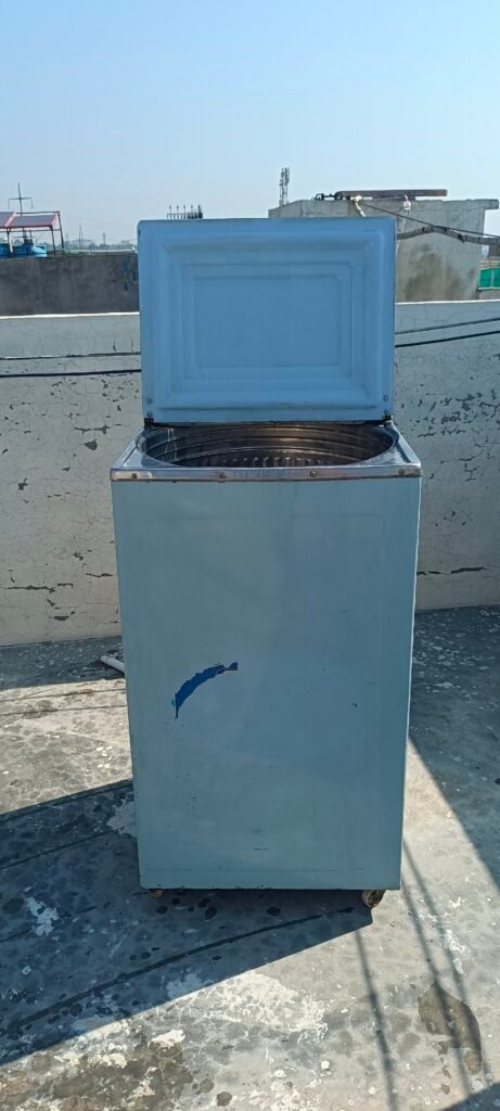 single tub steel body washing machine copper motor in good condition - Washing Machines & Dryers for sale - photo 8