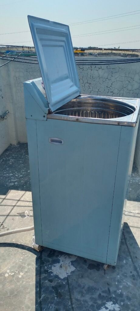 single tub steel body washing machine copper motor in good condition - Washing Machines & Dryers for sale - photo 7