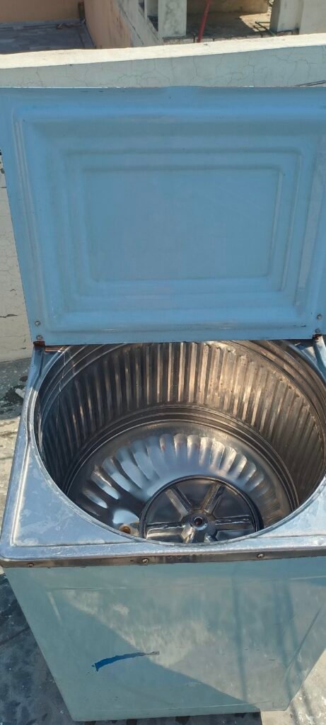 single tub steel body washing machine copper motor in good condition - Washing Machines & Dryers for sale - photo 6