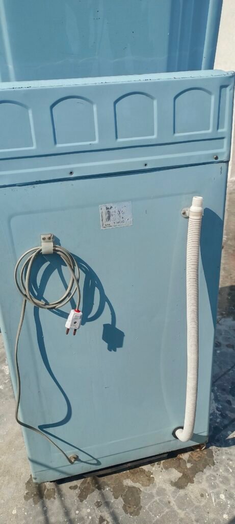 single tub steel body washing machine copper motor in good condition - Washing Machines & Dryers for sale - photo 3
