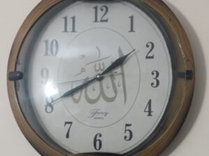 3 Beautiful Quartz Wall Clocks