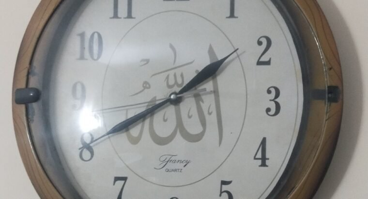 3 Beautiful Quartz Wall Clocks