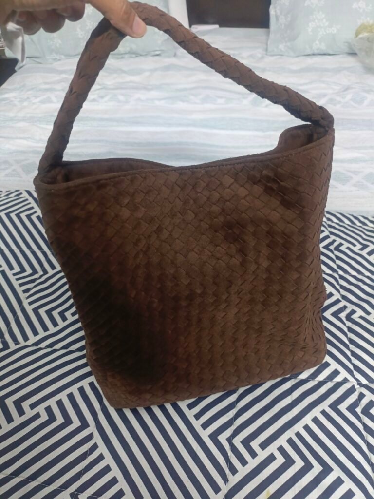 beautiful handbag just 1 time used condition 10/10,want to sale on ve - photo 2