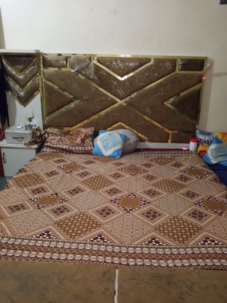 4 PC sele urgent h address korngi t industirl are karchi darlum k pas - photo 4