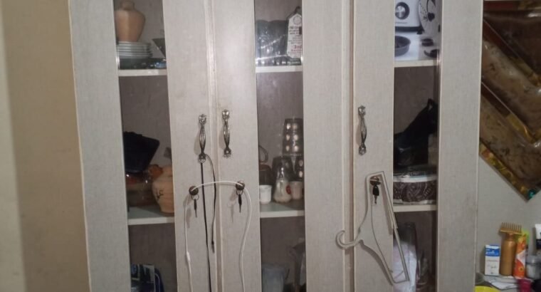4 PC sele urgent h address korngi t industirl are karchi darlum k pas