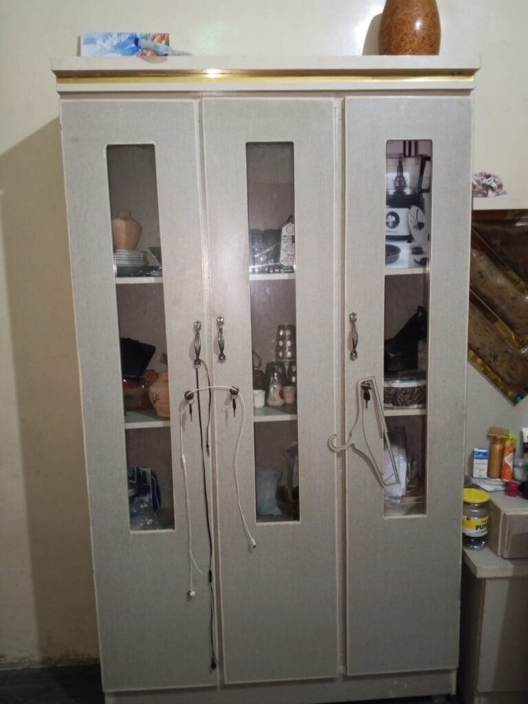 4 PC sele urgent h address korngi t industirl are karchi darlum k pas - photo 5