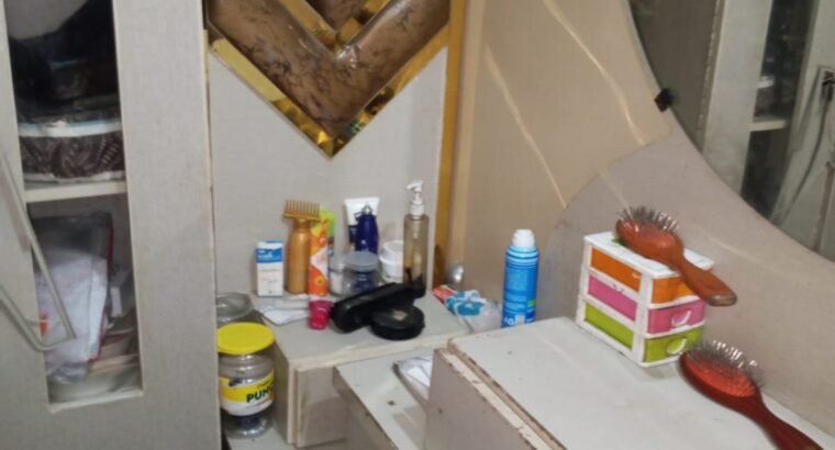4 PC sele urgent h address korngi t industirl are karchi darlum k pas